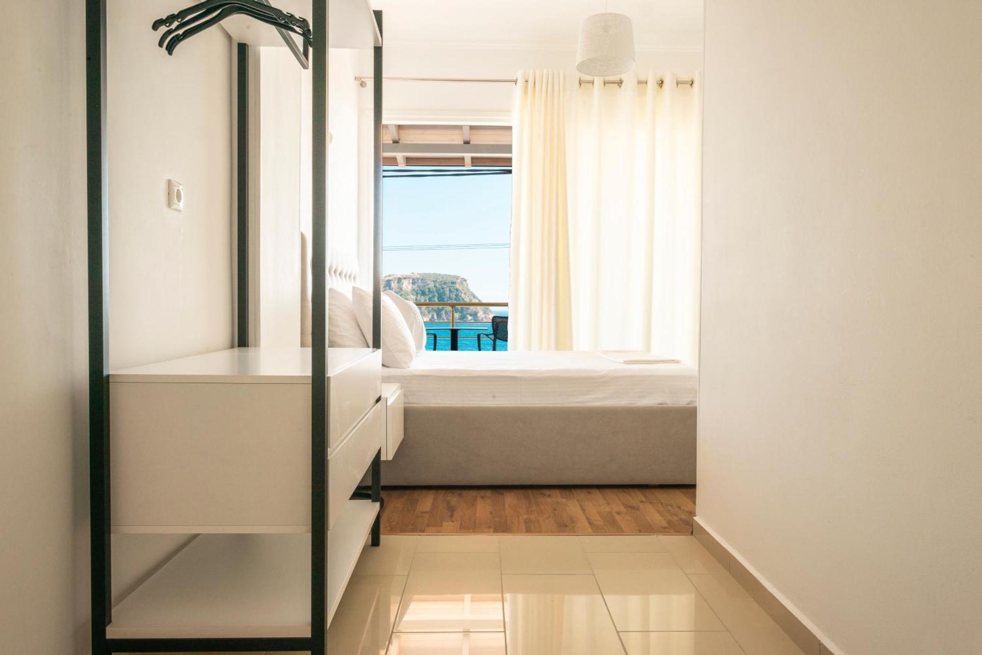 Ionio Rooms Himara Kültér fotó