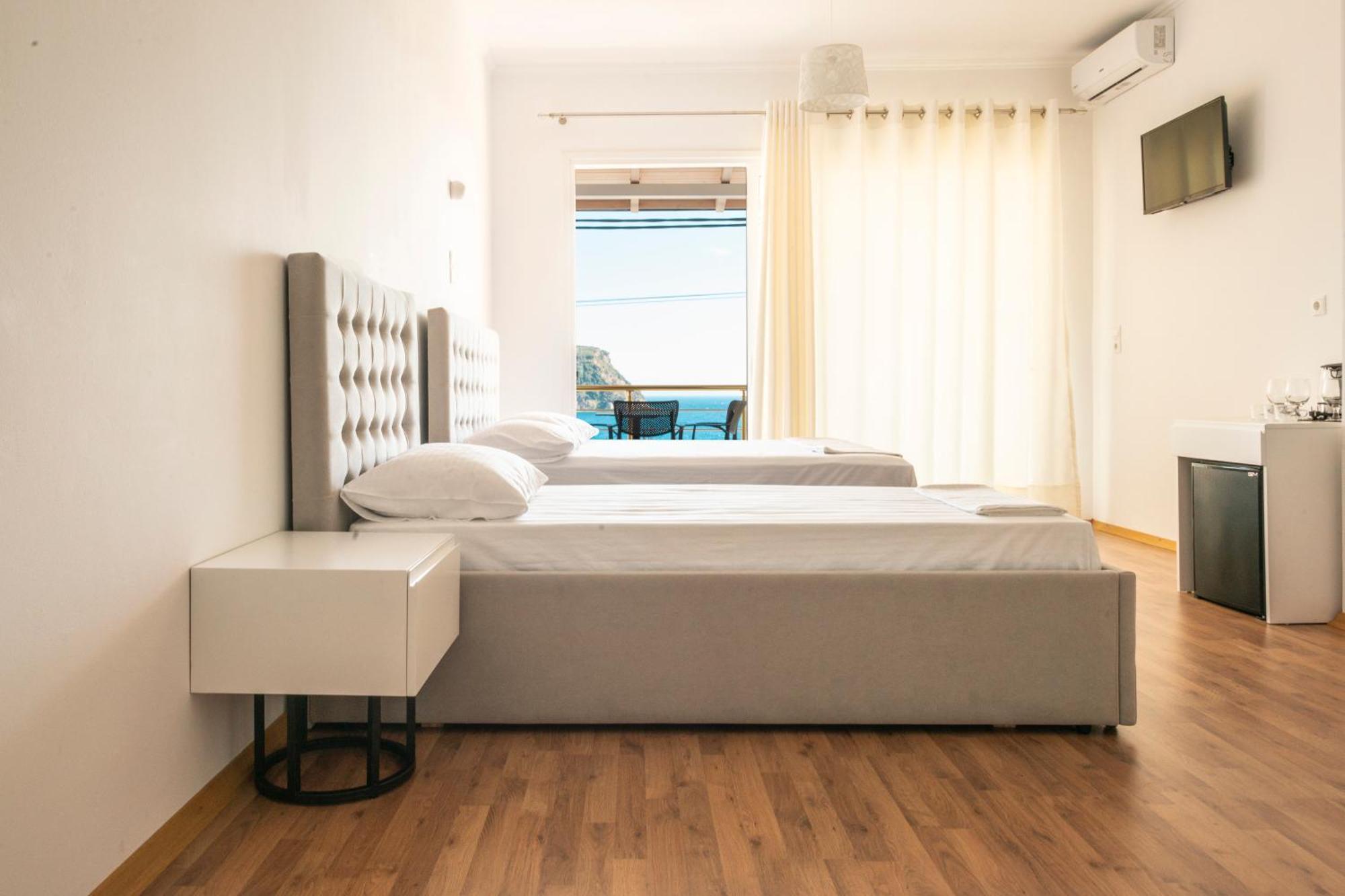 Ionio Rooms Himara Kültér fotó
