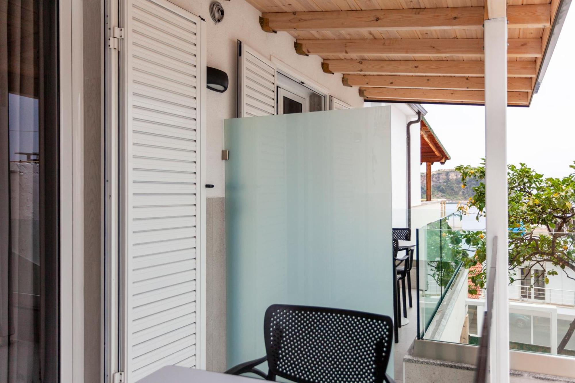 Ionio Rooms Himara Kültér fotó